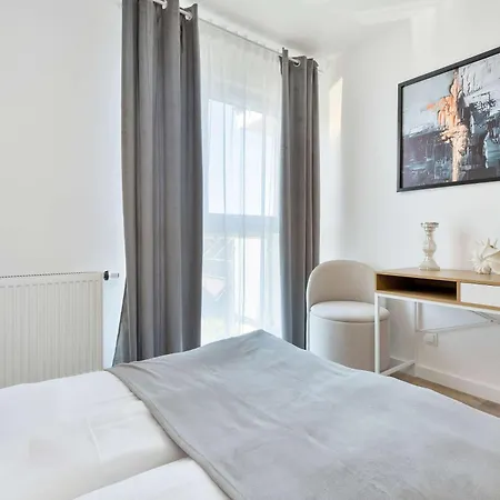 Апартаменты Sloneczny Z Balkonem I Parkingiem, Blisko Plazy By Renters