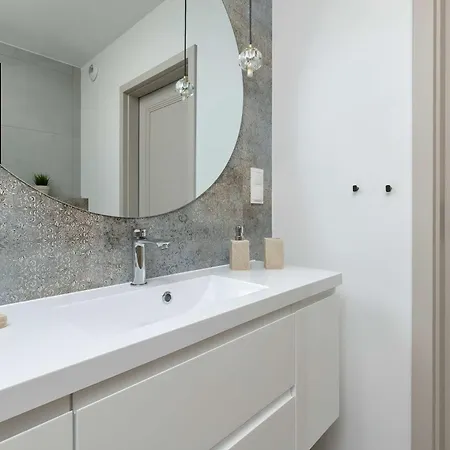 Апартаменты Sloneczny Z Balkonem I Parkingiem, Blisko Plazy By Renters